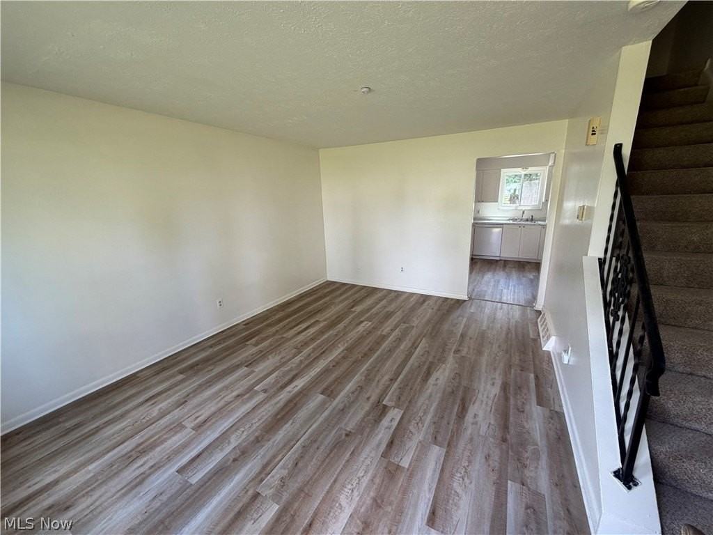 660 Loomis Ave #670 - Photo 3 of 11