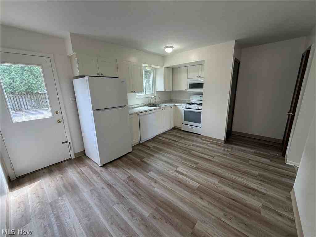 660 Loomis Ave #670 - Photo 5 of 11
