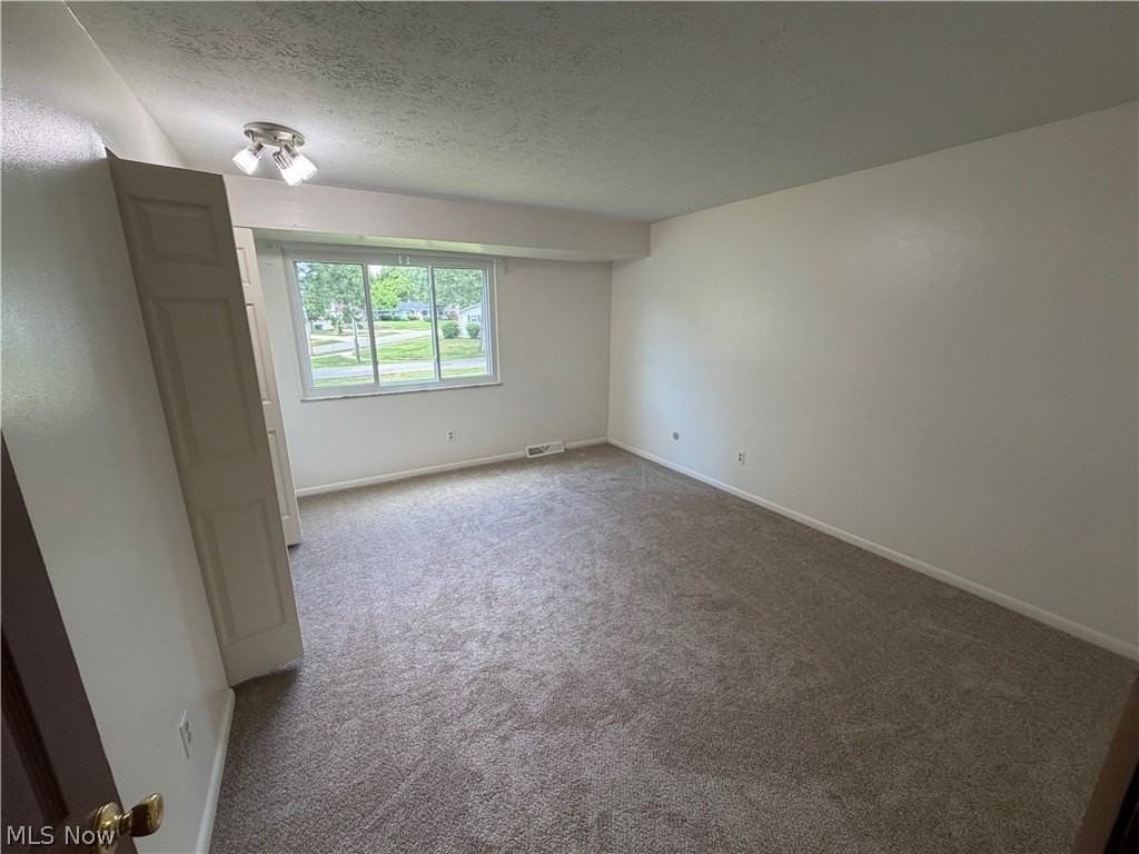 660 Loomis Ave #670 - Photo 6 of 11
