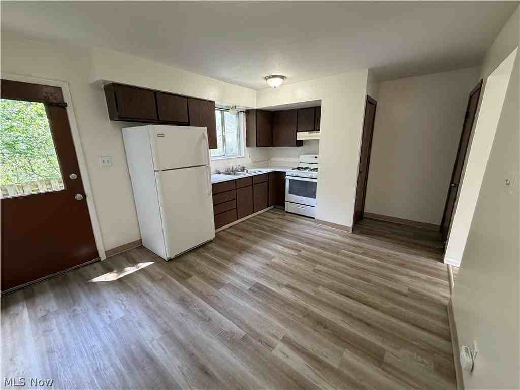648 Loomis Ave #658 - Photo 5 of 9