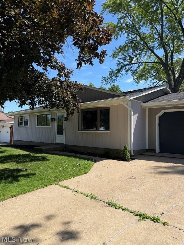 13187 Yager Dr - Photo 3 of 45