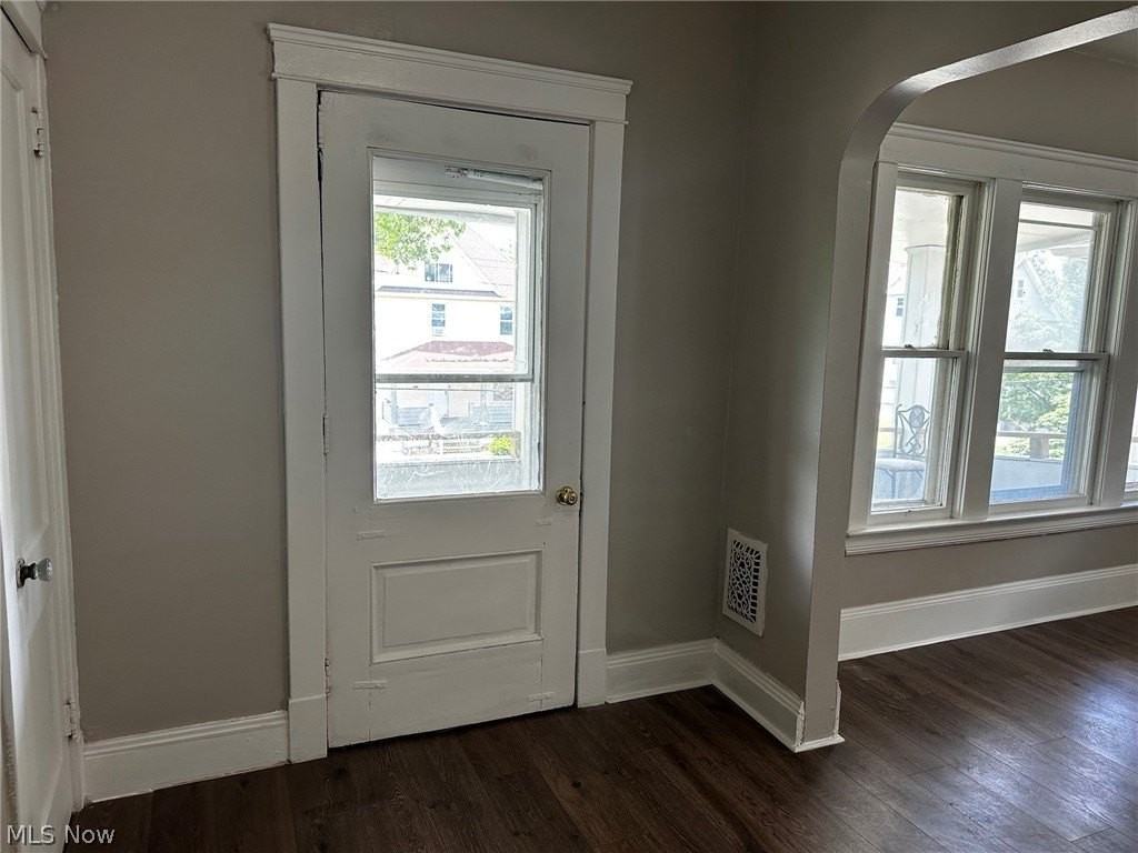 919 Nathaniel Rd - Photo 4 of 15