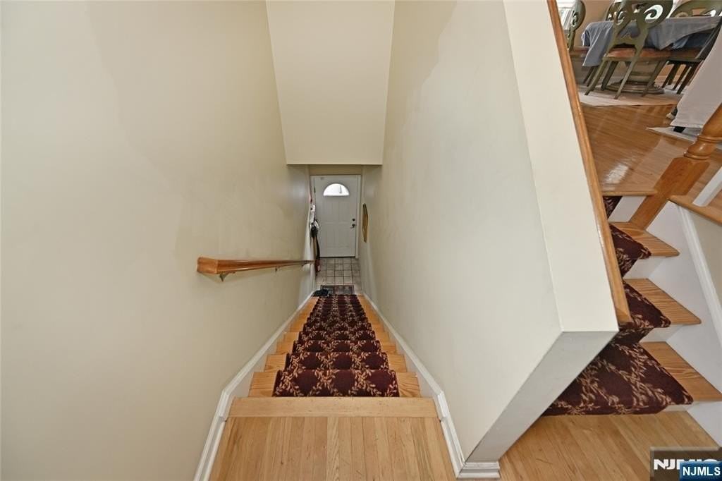 253 Madison Ave - Photo 2 of 13
