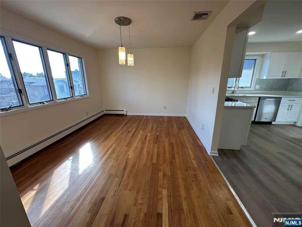 407 Jane St #2 - Photo 5 of 26