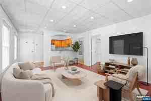 featured image of 70 Linwood Ave