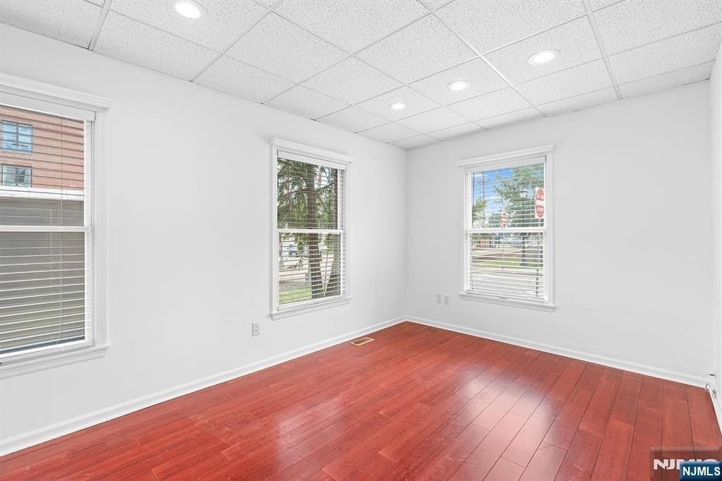 70 Linwood Ave - Photo 7 of 13