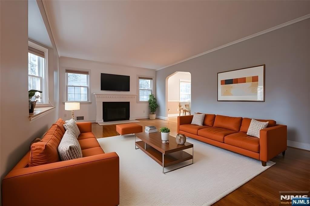 238 Emmett Pl - Photo 3 of 19