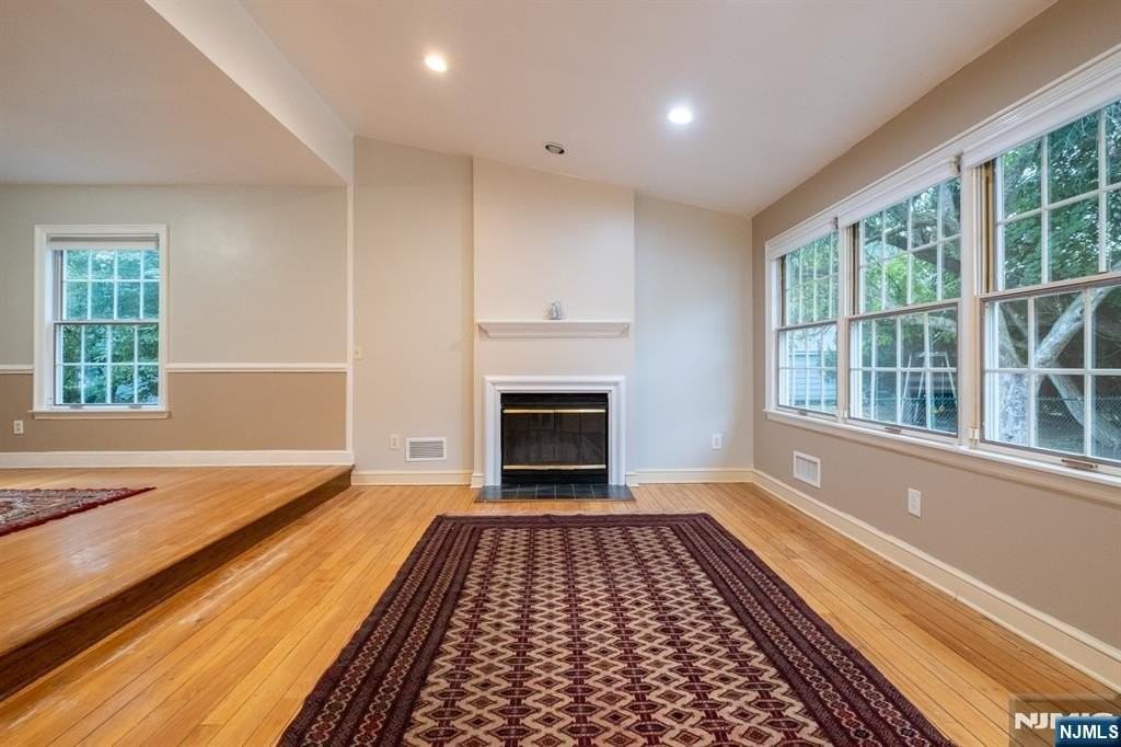 238 Emmett Pl - Photo 5 of 19