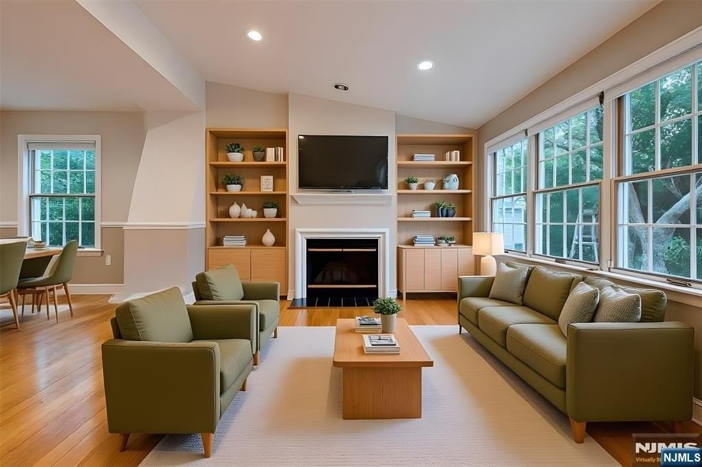 238 Emmett Pl - Photo 6 of 19