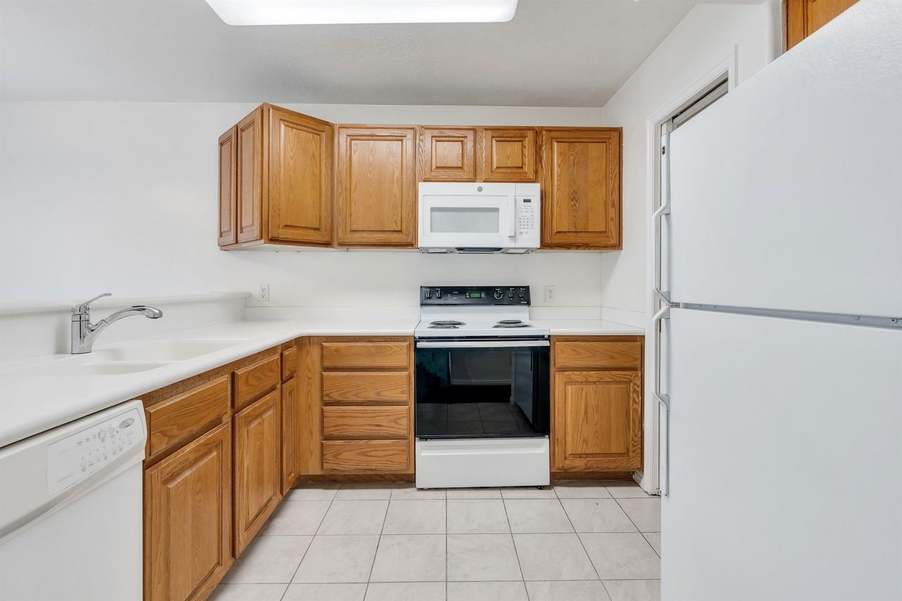 419 N 500 E #103 - Photo 7 of 14