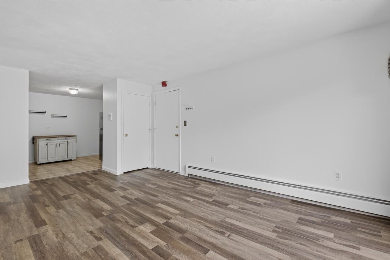 35 Andrew St #30 - Photo 4 of 13