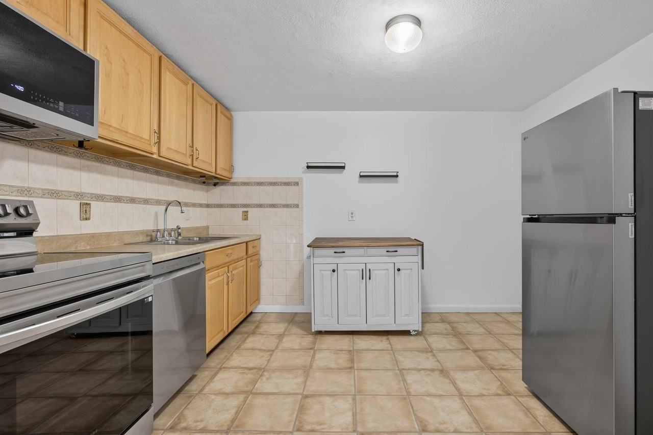 35 Andrew St #30 - Photo 5 of 13