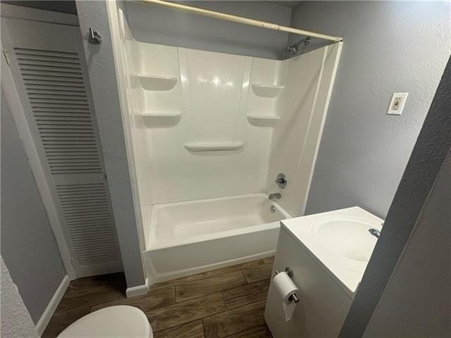 110 N Cumberland St - Photo 5 of 14