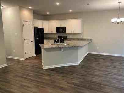 39060 Fairfield Dr - Photo 2 of 6