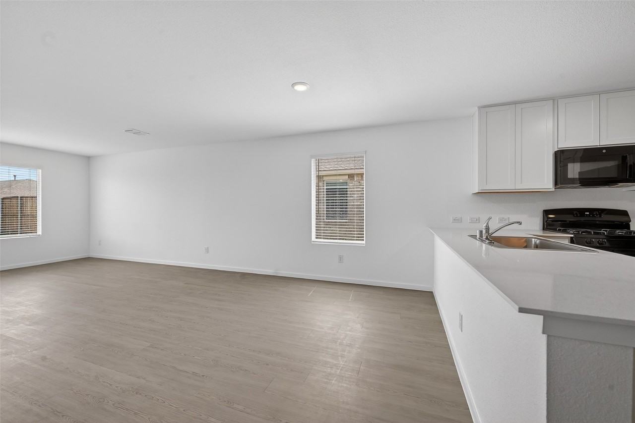 2021 Derby Ln - Photo 5 of 18