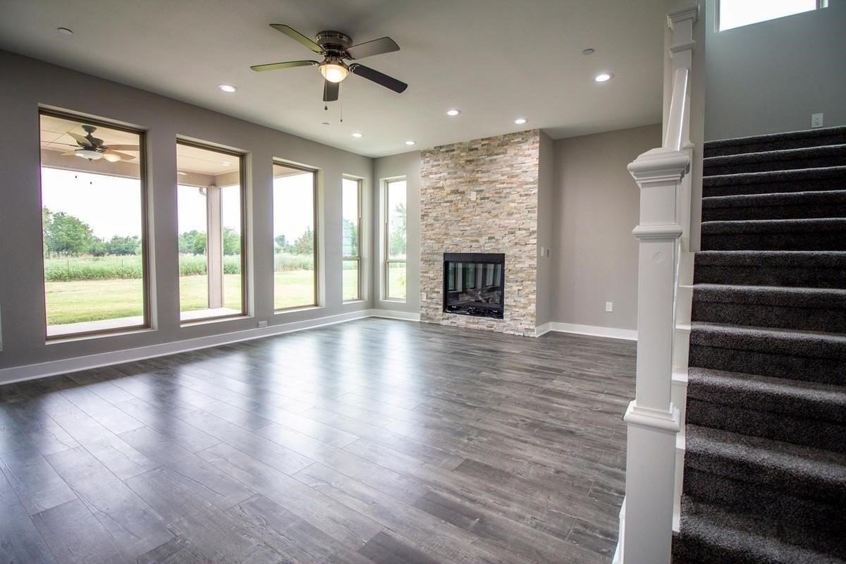 12 Estates Rd - Photo 2 of 15
