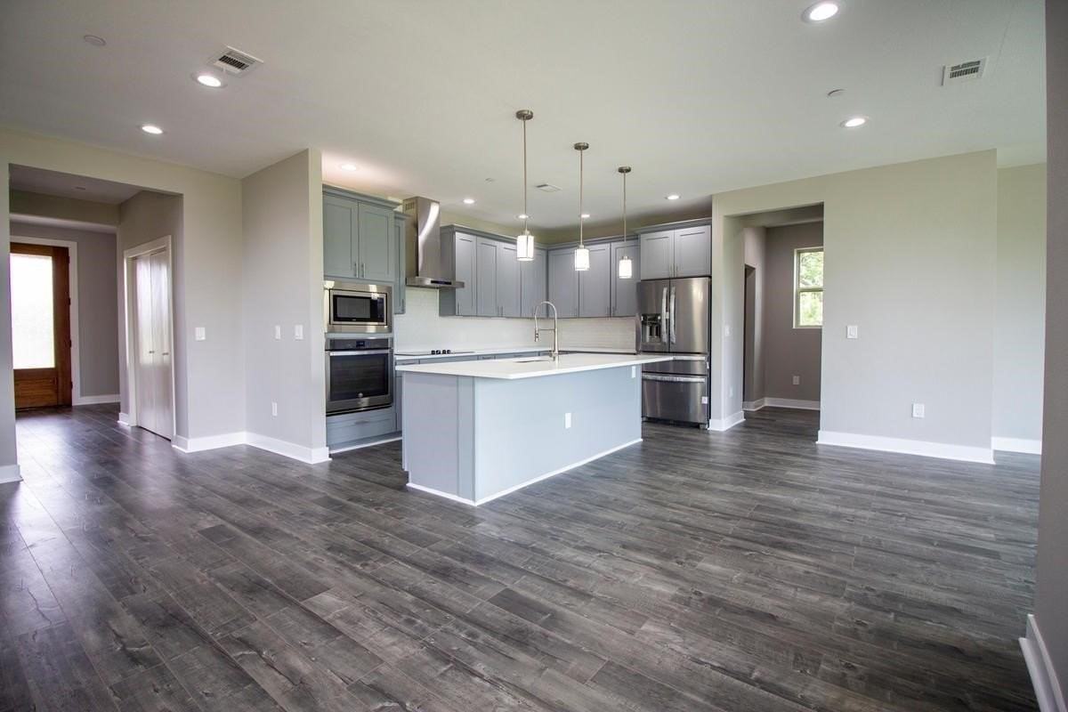 12 Estates Rd - Photo 3 of 15