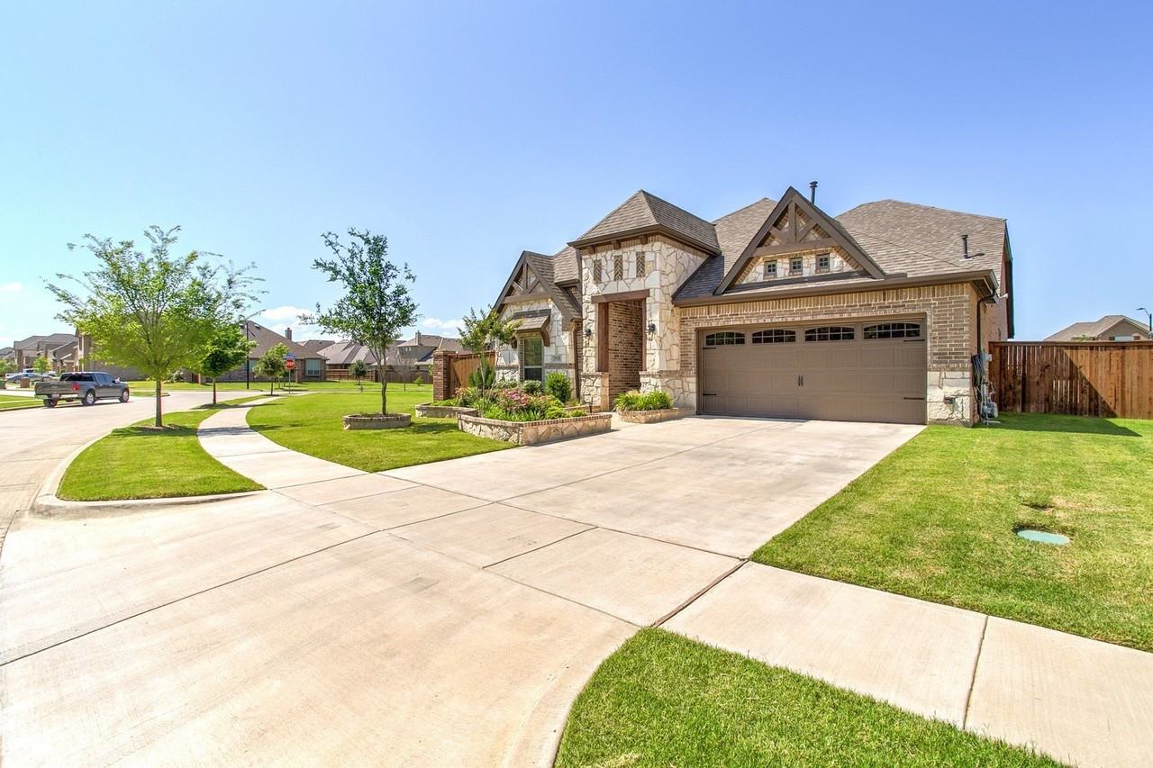 2715 Sky Ridge Rd - Photo 2 of 21