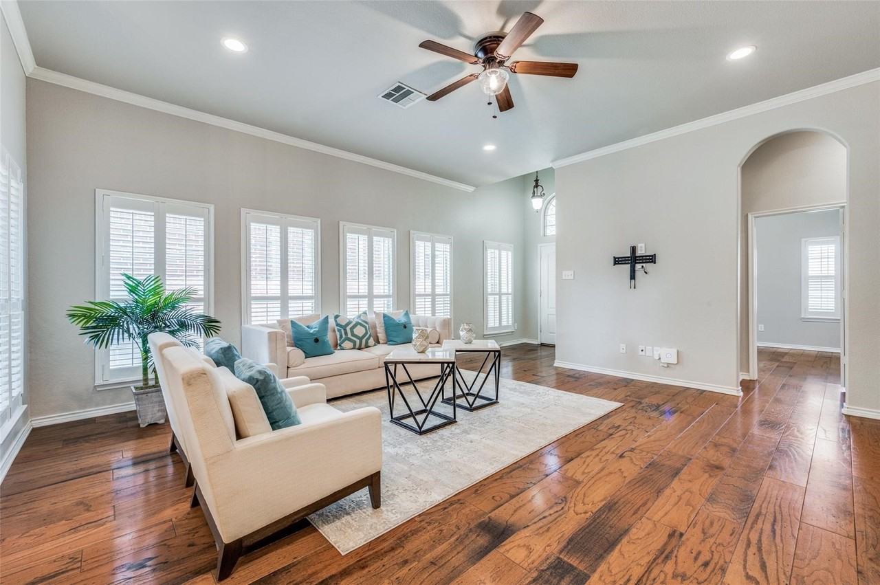 1305 Snowberry Dr - Photo 3 of 25