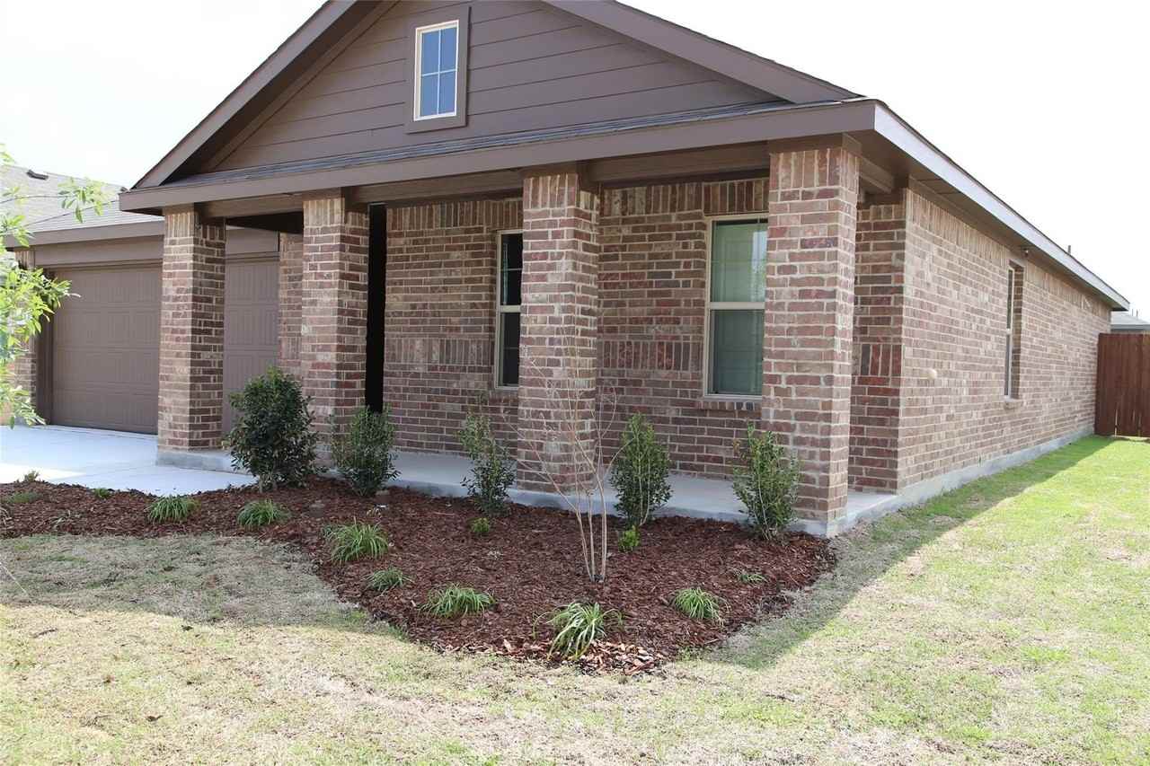 333 Beekeeper Dr - Photo 2 of 20