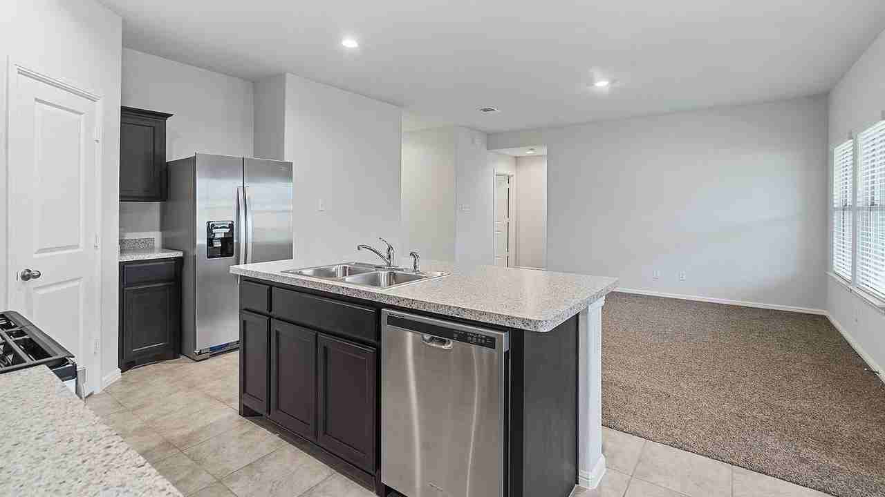 333 Beekeeper Dr - Photo 5 of 20