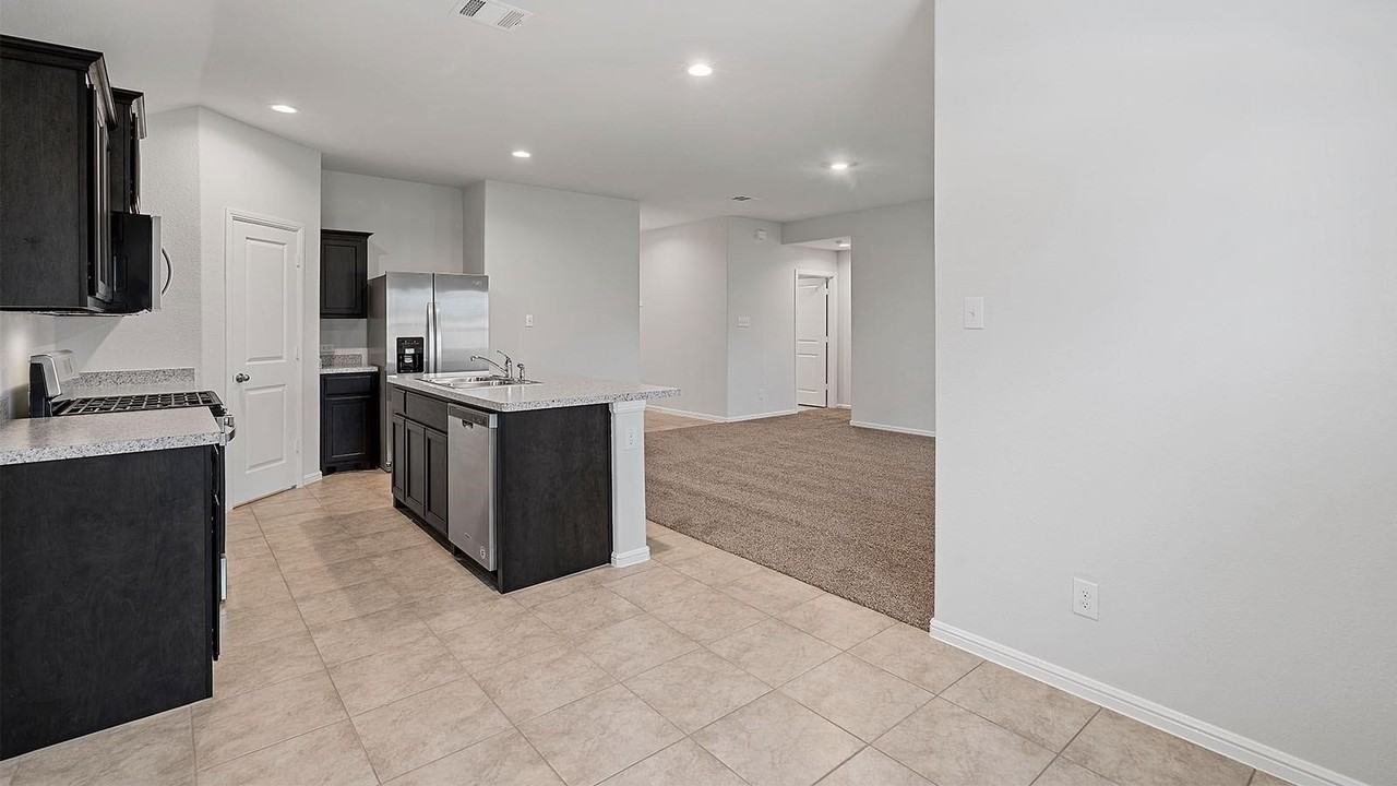 333 Beekeeper Dr - Photo 7 of 20