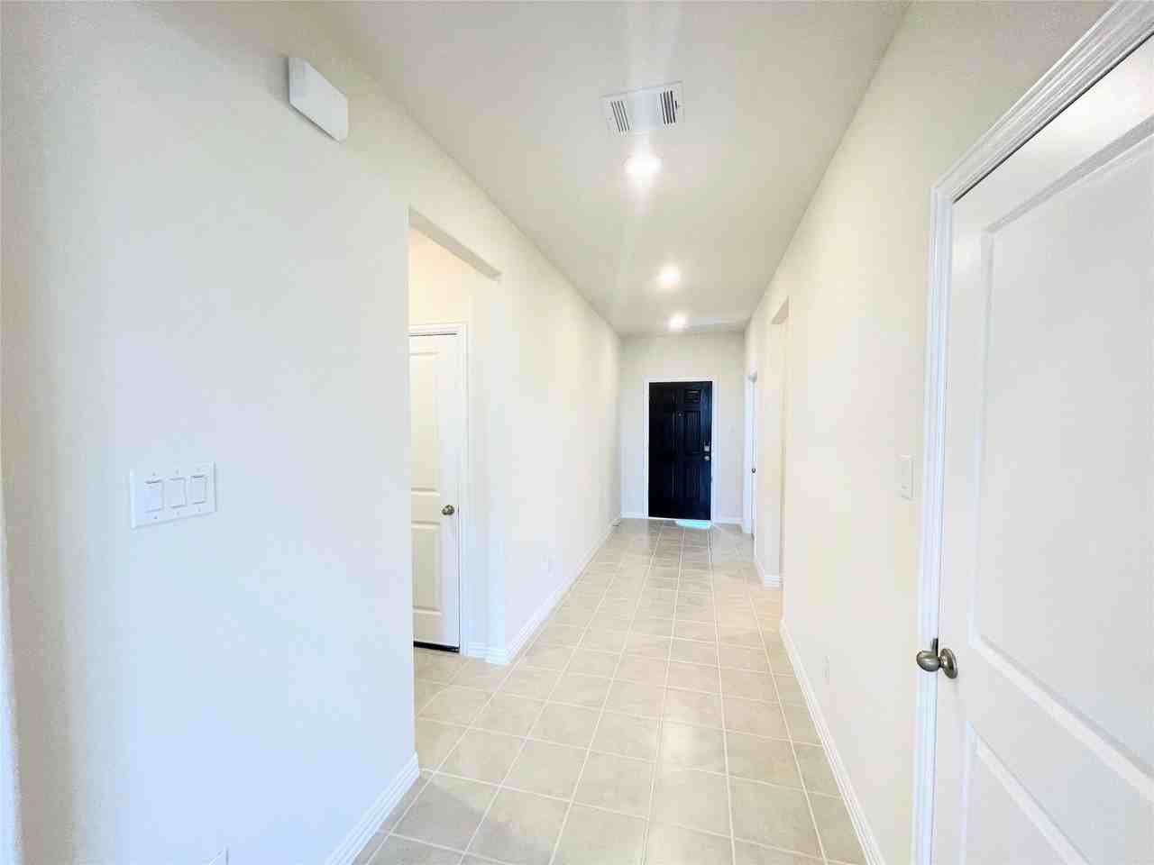 3201 Riverlawn Dr - Photo 5 of 35
