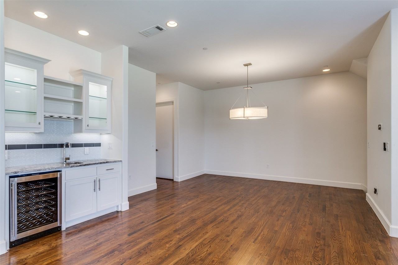 4514 Abbott Ave #4 - Photo 5 of 12