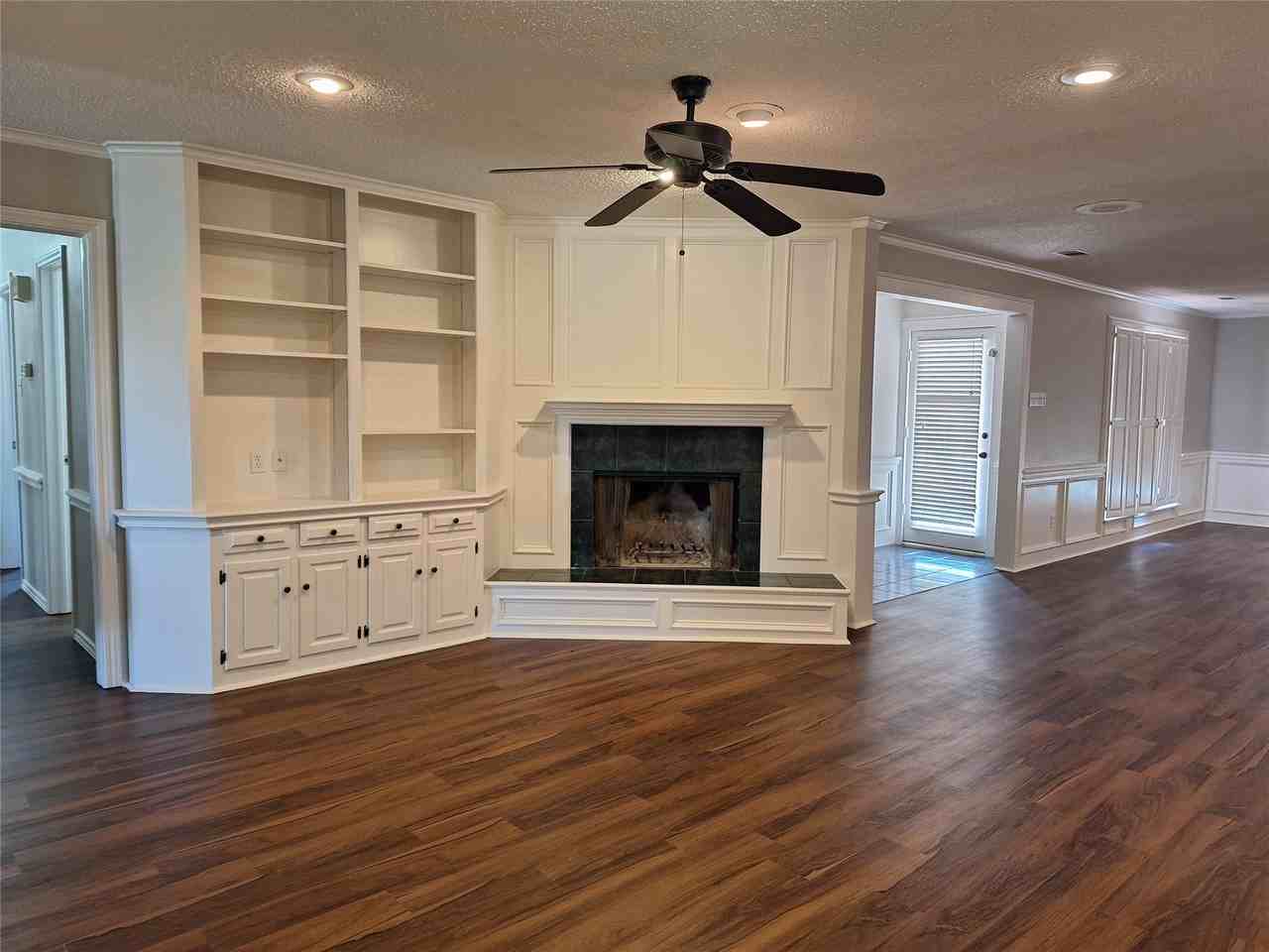 1113 Crest Park Dr - Photo 3 of 20