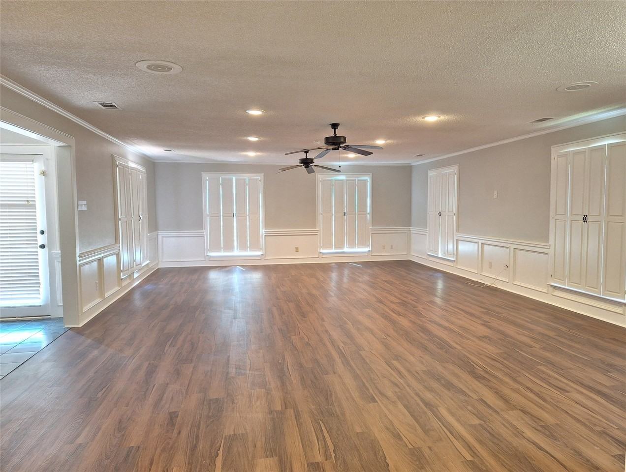 1113 Crest Park Dr - Photo 5 of 20