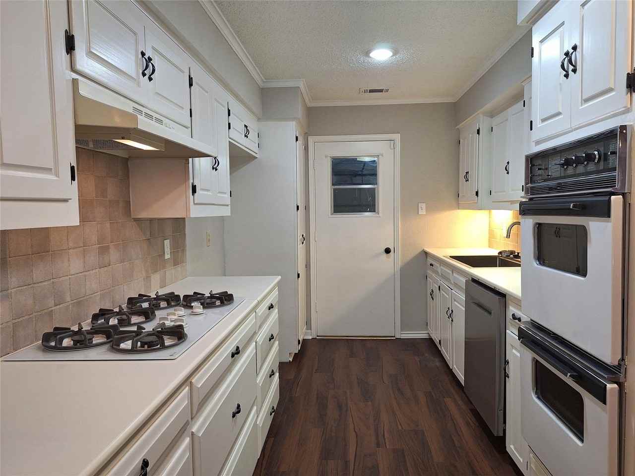 1113 Crest Park Dr - Photo 7 of 20