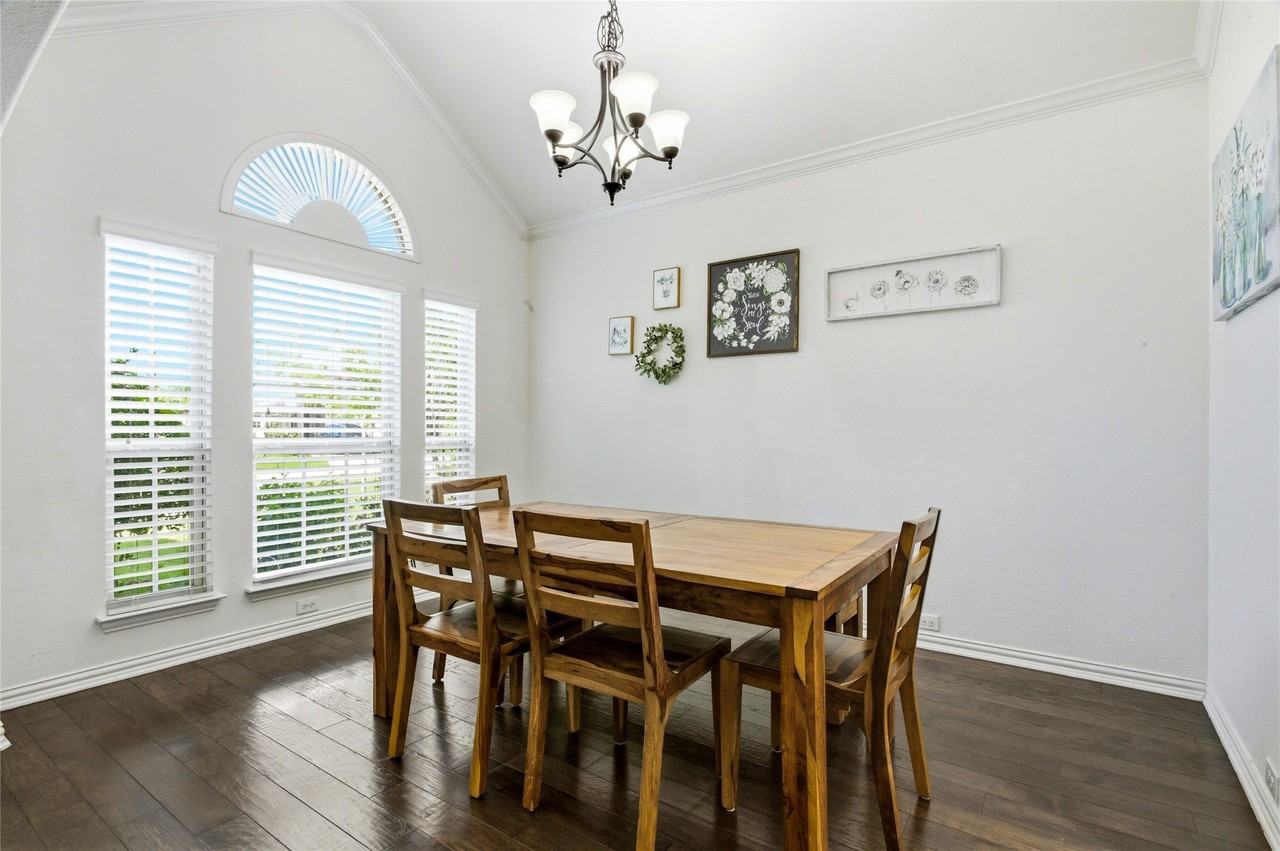 12017 Beckton St - Photo 5 of 31