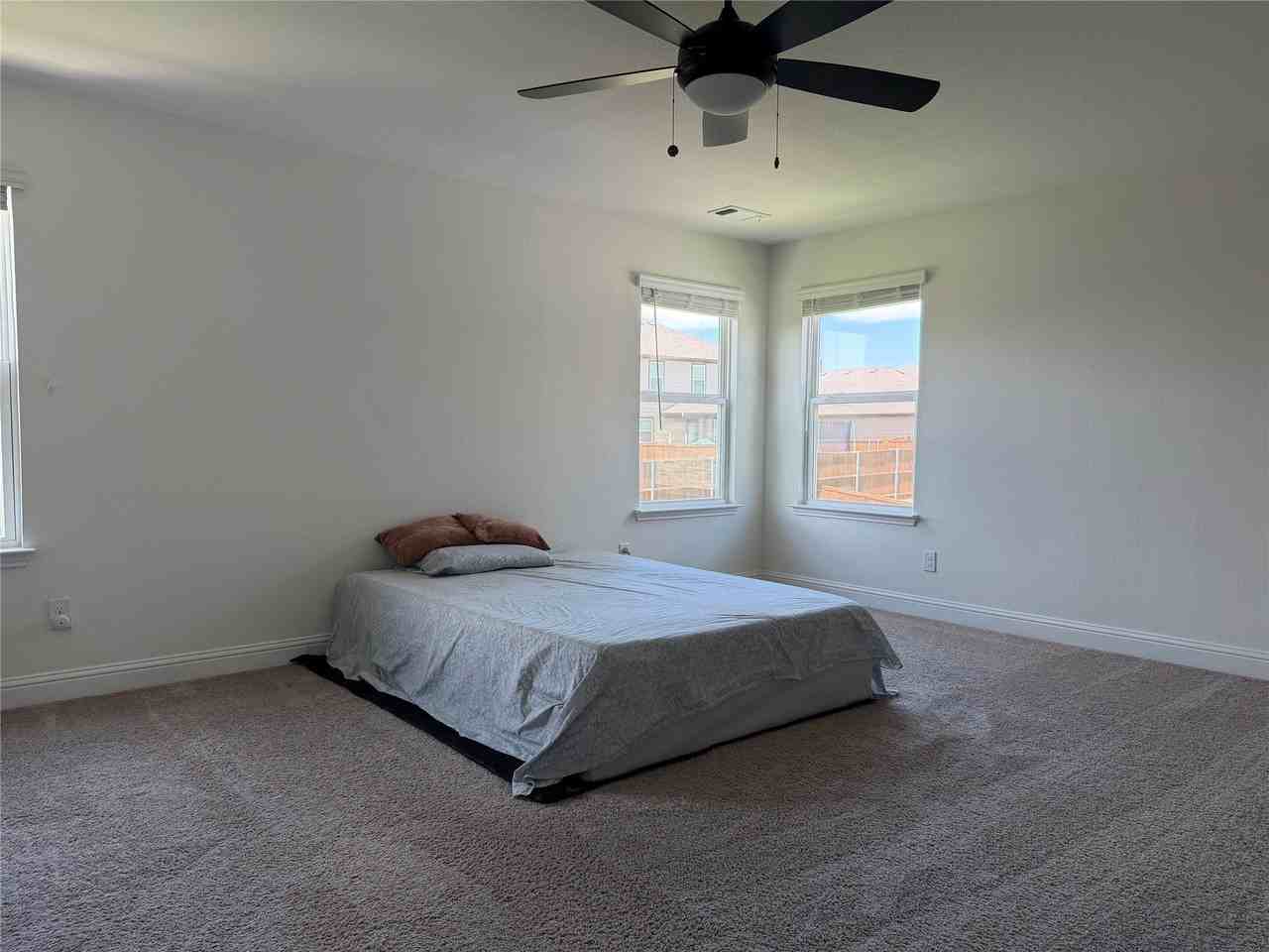 692 Jupe Way - Photo 5 of 9