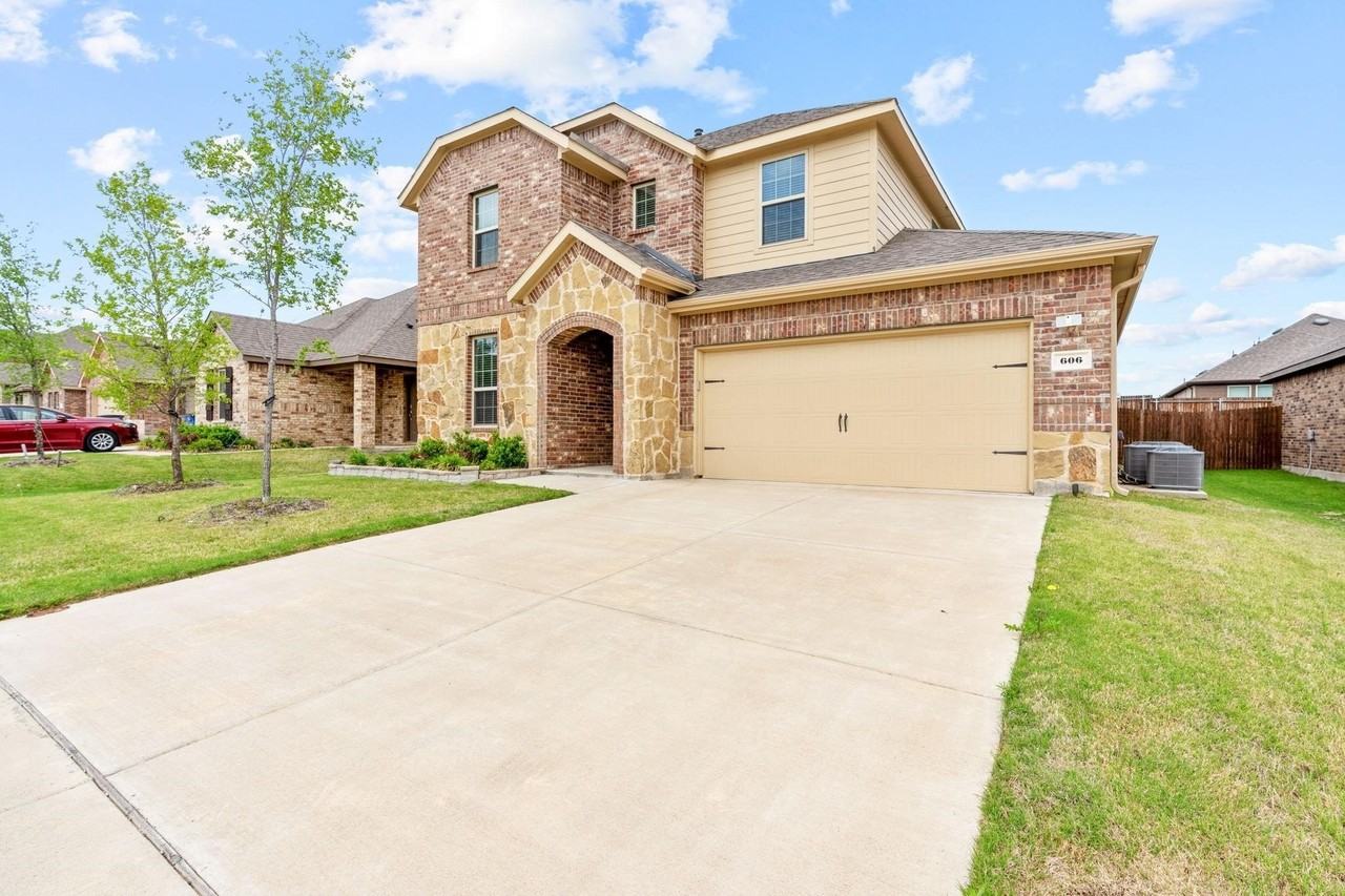 606 Rawhide Way - Photo 2 of 23