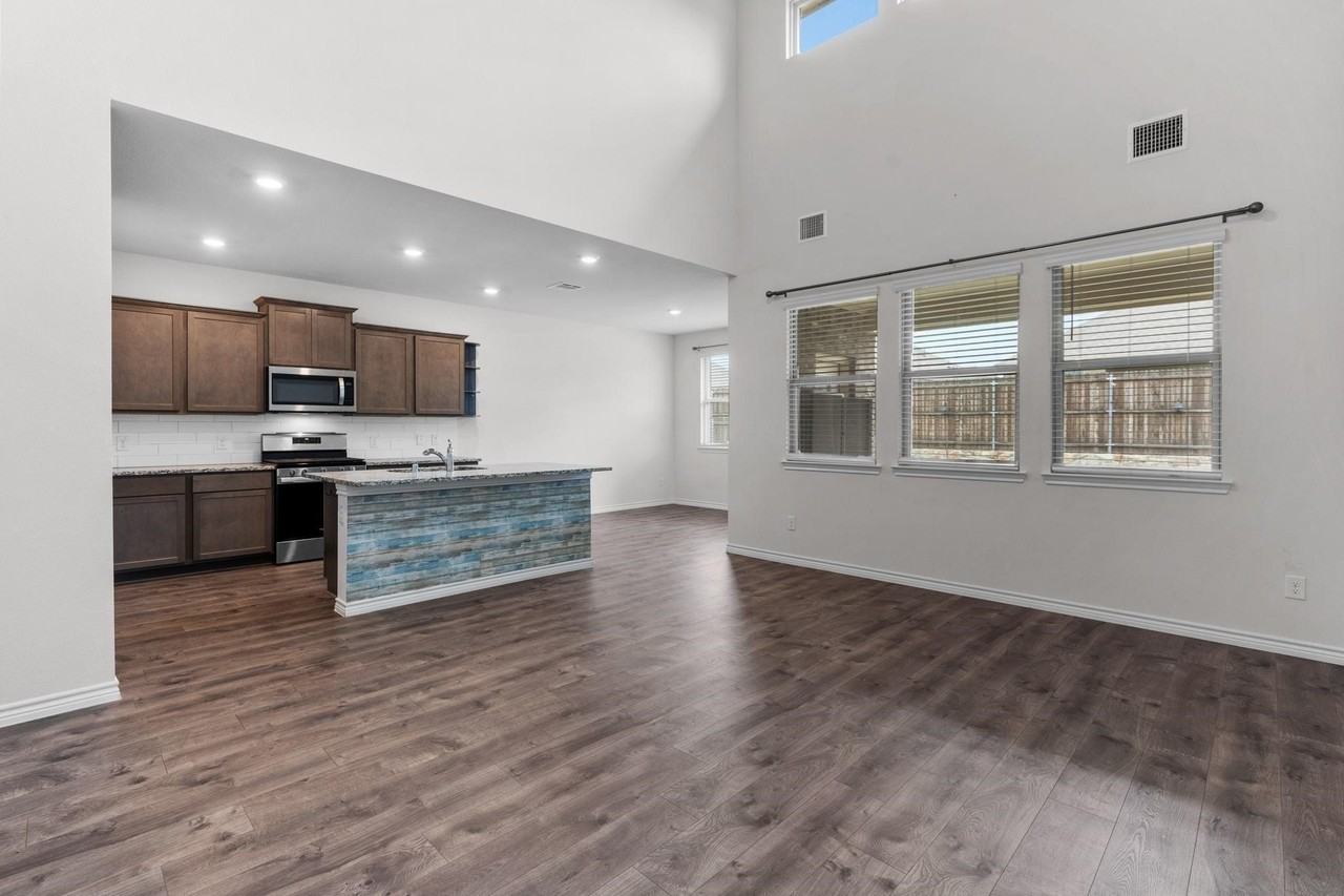 606 Rawhide Way - Photo 4 of 23