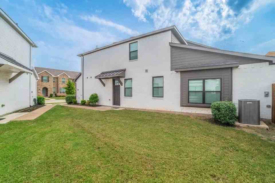 1278 Lamar Dr - Photo 2 of 25