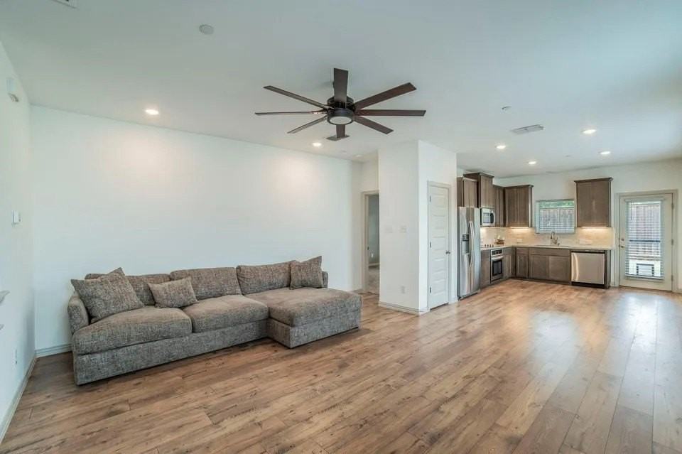 1278 Lamar Dr - Photo 6 of 25