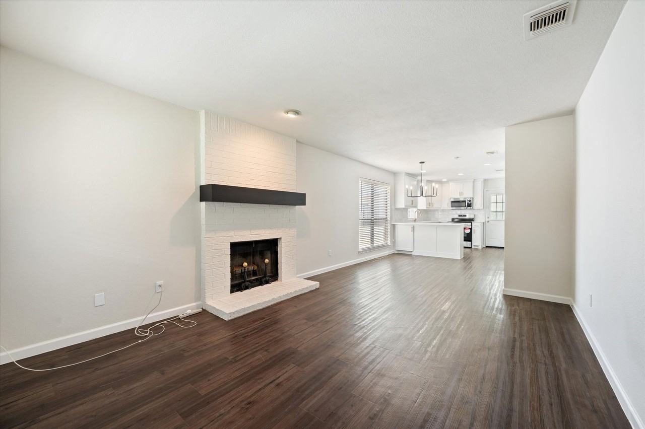 5718 Cancun Dr - Photo 3 of 34