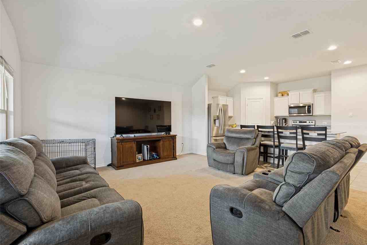 9509 Doverglen Dr - Photo 6 of 25