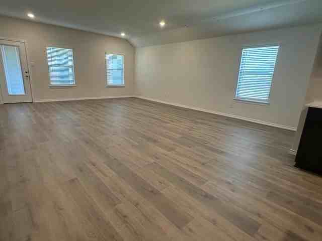 219 Augusta Ct - Photo 3 of 9