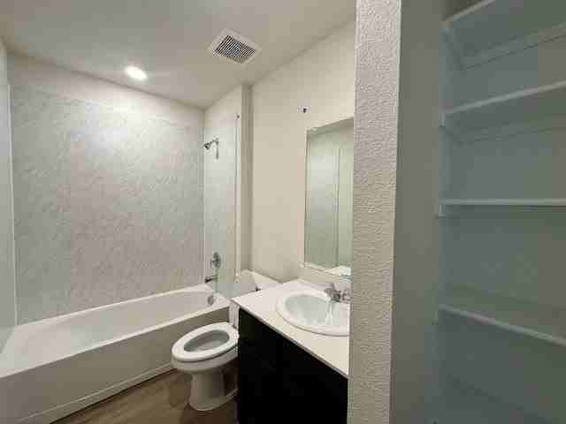 219 Augusta Ct - Photo 5 of 9