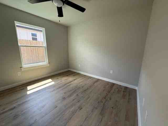 962 Minda St - Photo 7 of 16