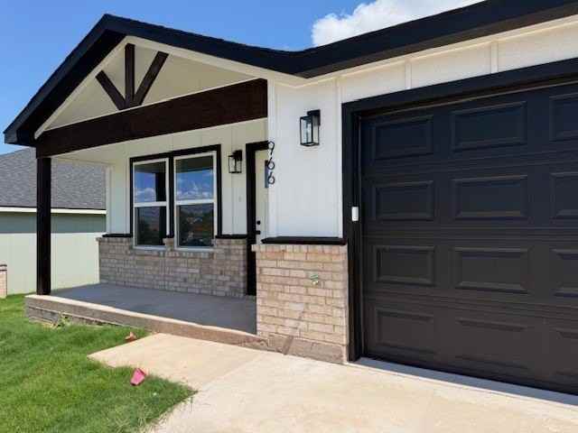 966 Minda St - Photo 2 of 16