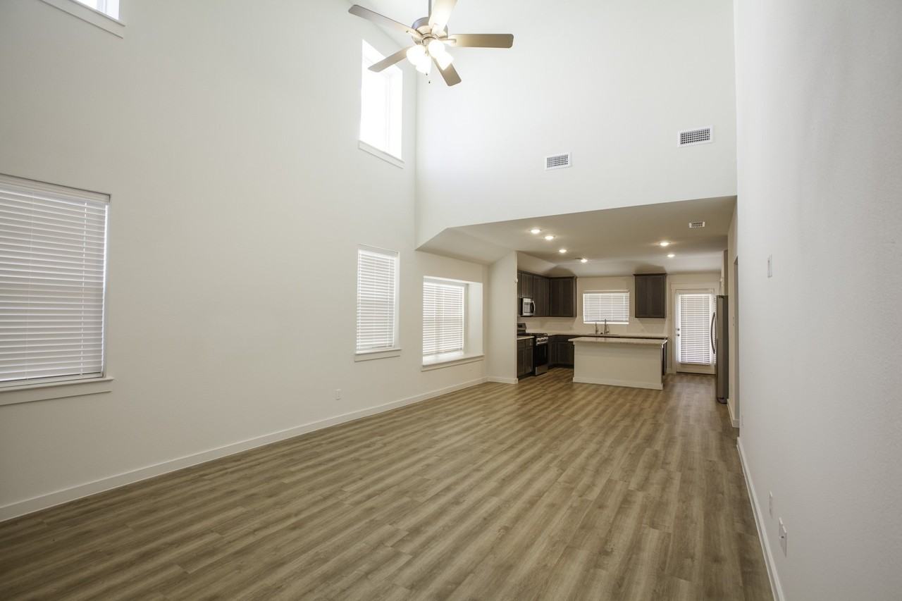 514 Weller Rd - Photo 5 of 39