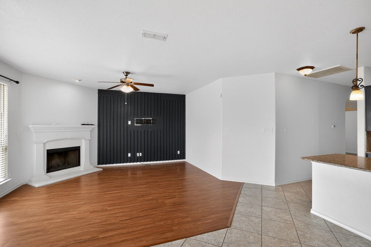 13060 Palancar Dr - Photo 5 of 31