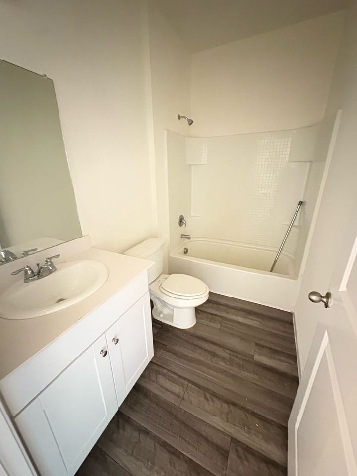408 Forest St - Photo 6 of 27