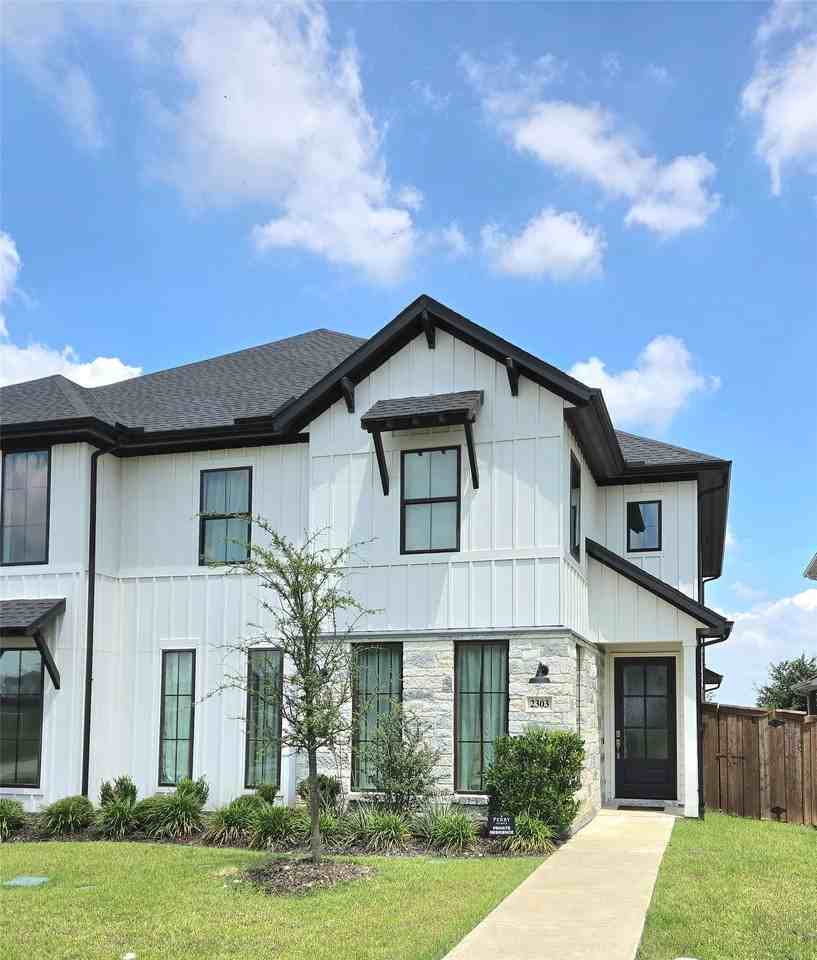 2303 Offerande Dr - Photo 2 of 21