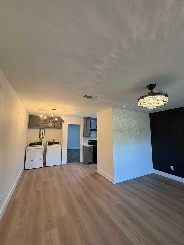 3927 Malcolm X Blvd - Photo 3 of 13