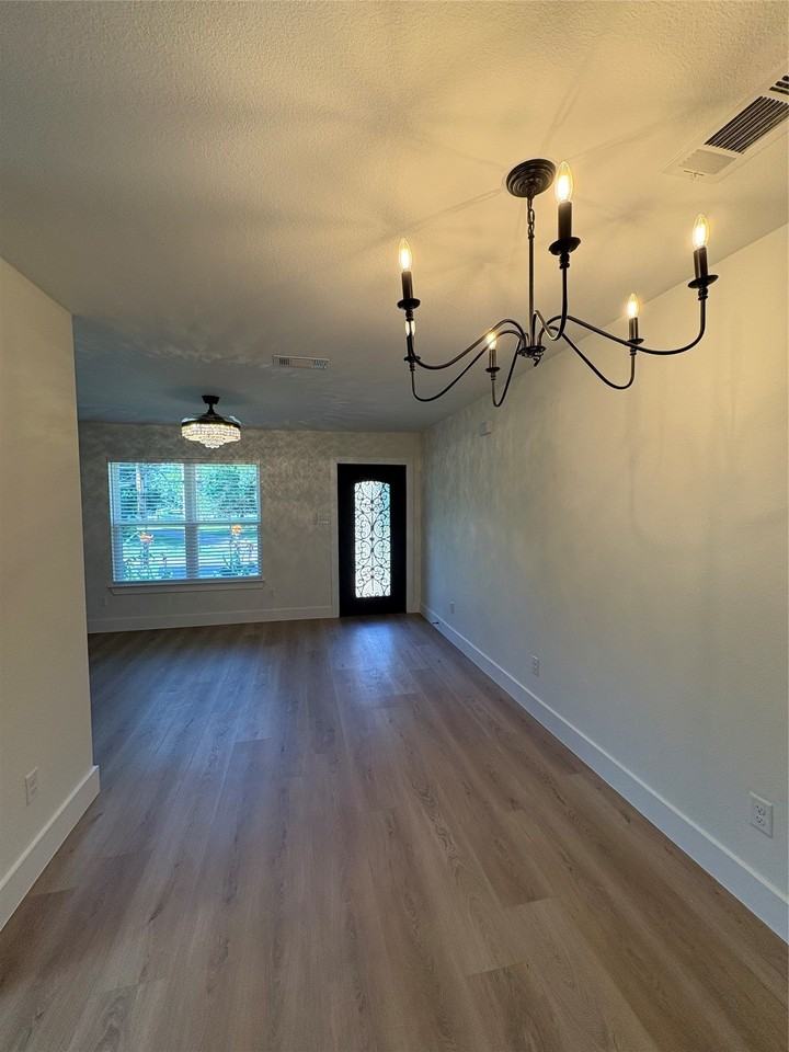 3927 Malcolm X Blvd - Photo 5 of 13