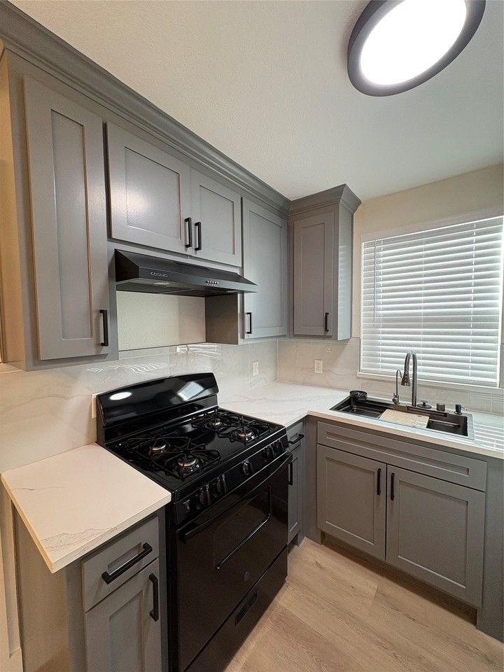3927 Malcolm X Blvd - Photo 6 of 13
